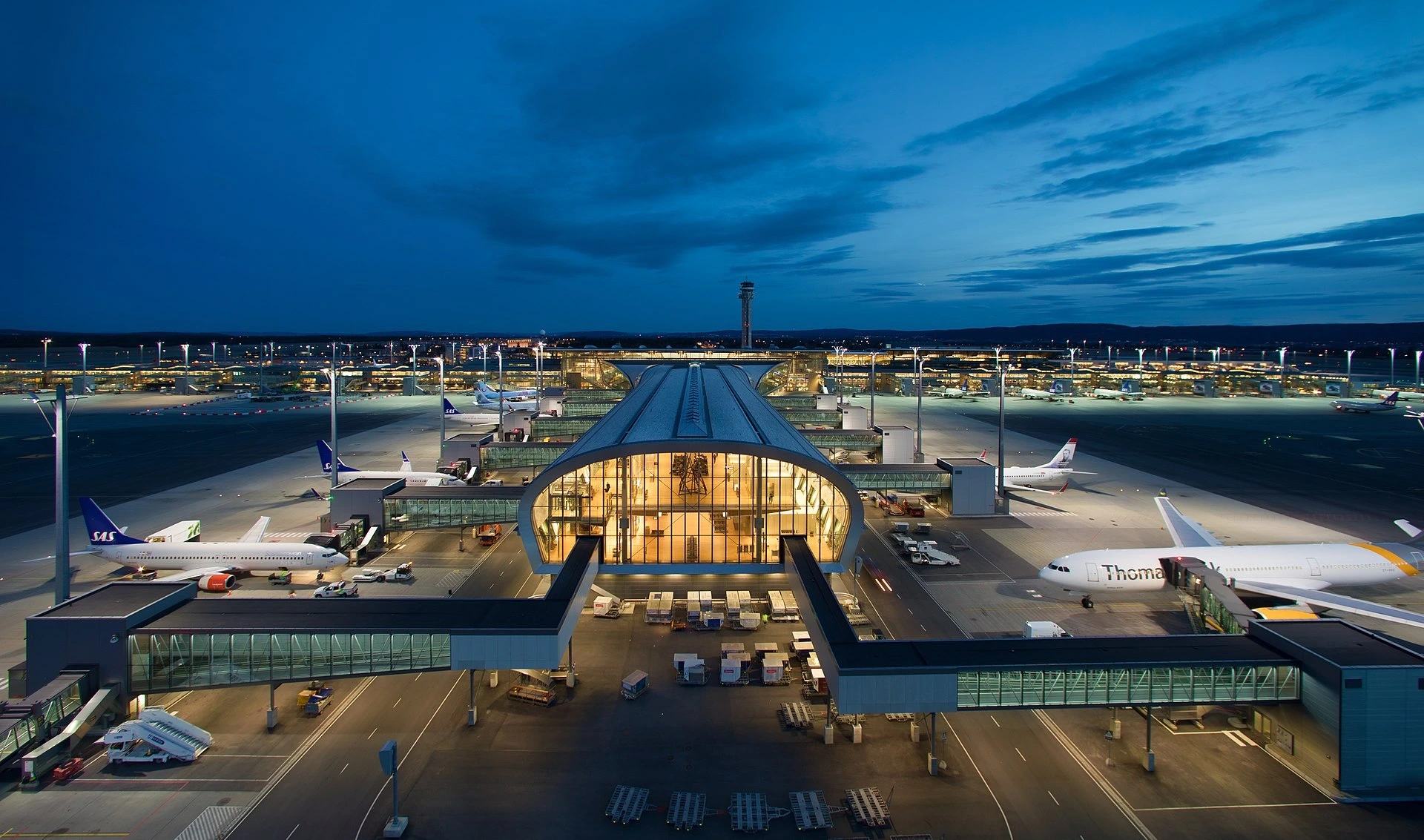 Oslo Airport structural roof system